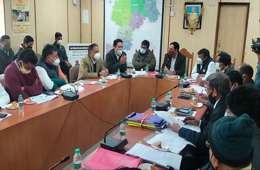 किसने कहा-- जनप्रतिनिधियों से प्रस्ताव नहीं मांगे गए, मनमर्जी से काम कर रहे अधिकारी