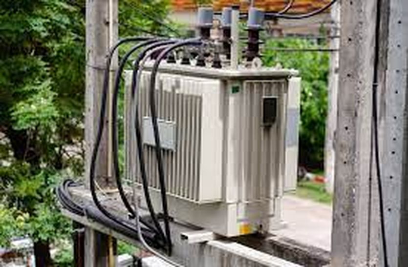 Due to theft of transformer, darkness spread in 35 houses, drinking water crisis deepened