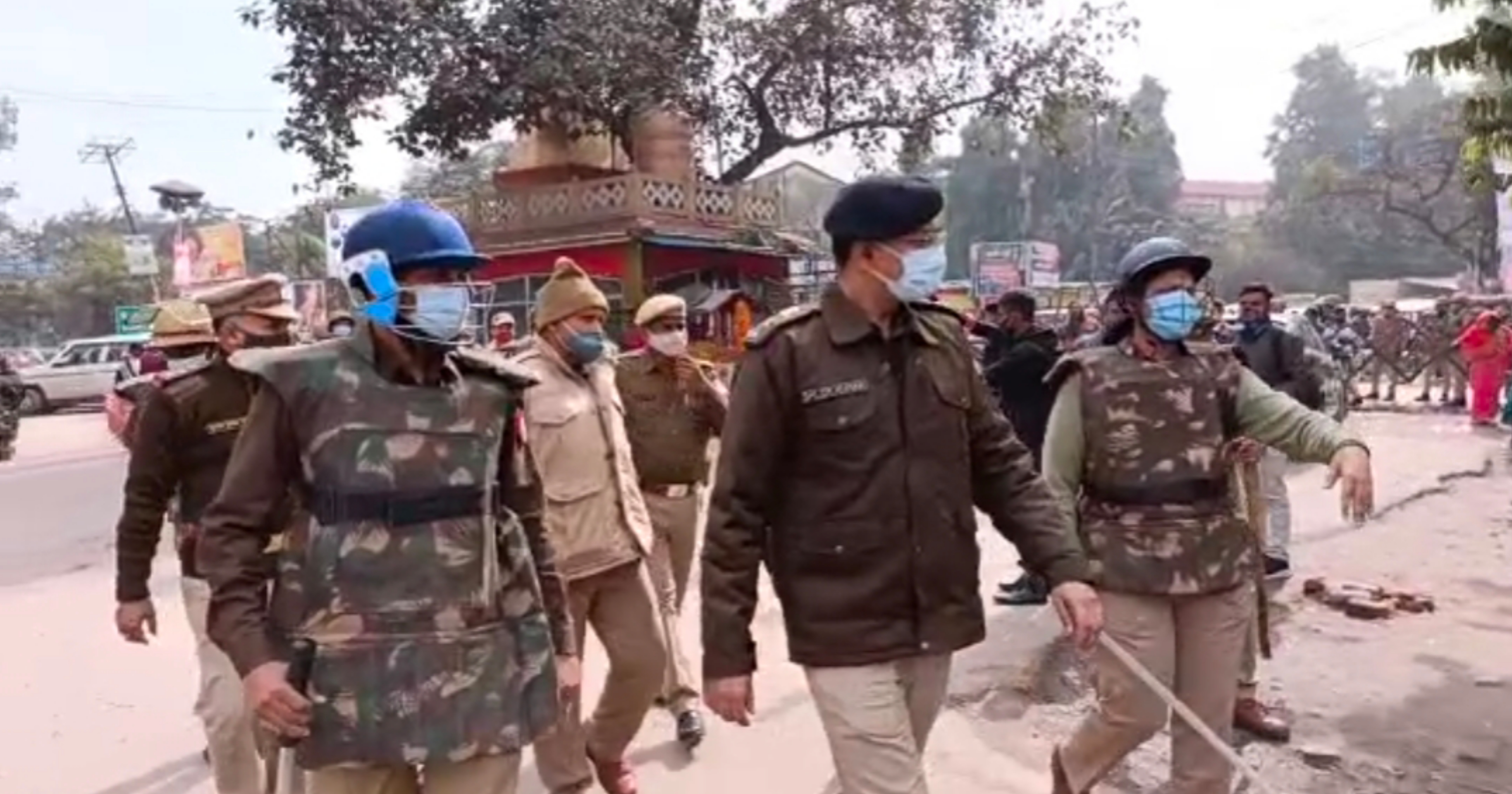 रायबरेली में पुलिस अधीक्षक की अगुवाई में केंद्रीय बलो ने शहर में किया फ्लैग मार्च,शांति मतदान का दिलाया भरोसा