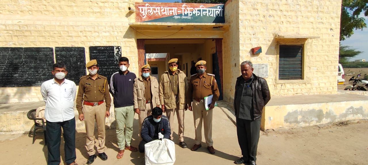नकबजनी की वारदात का खुलासा, आरोपी माल सहित गिरफ्तार