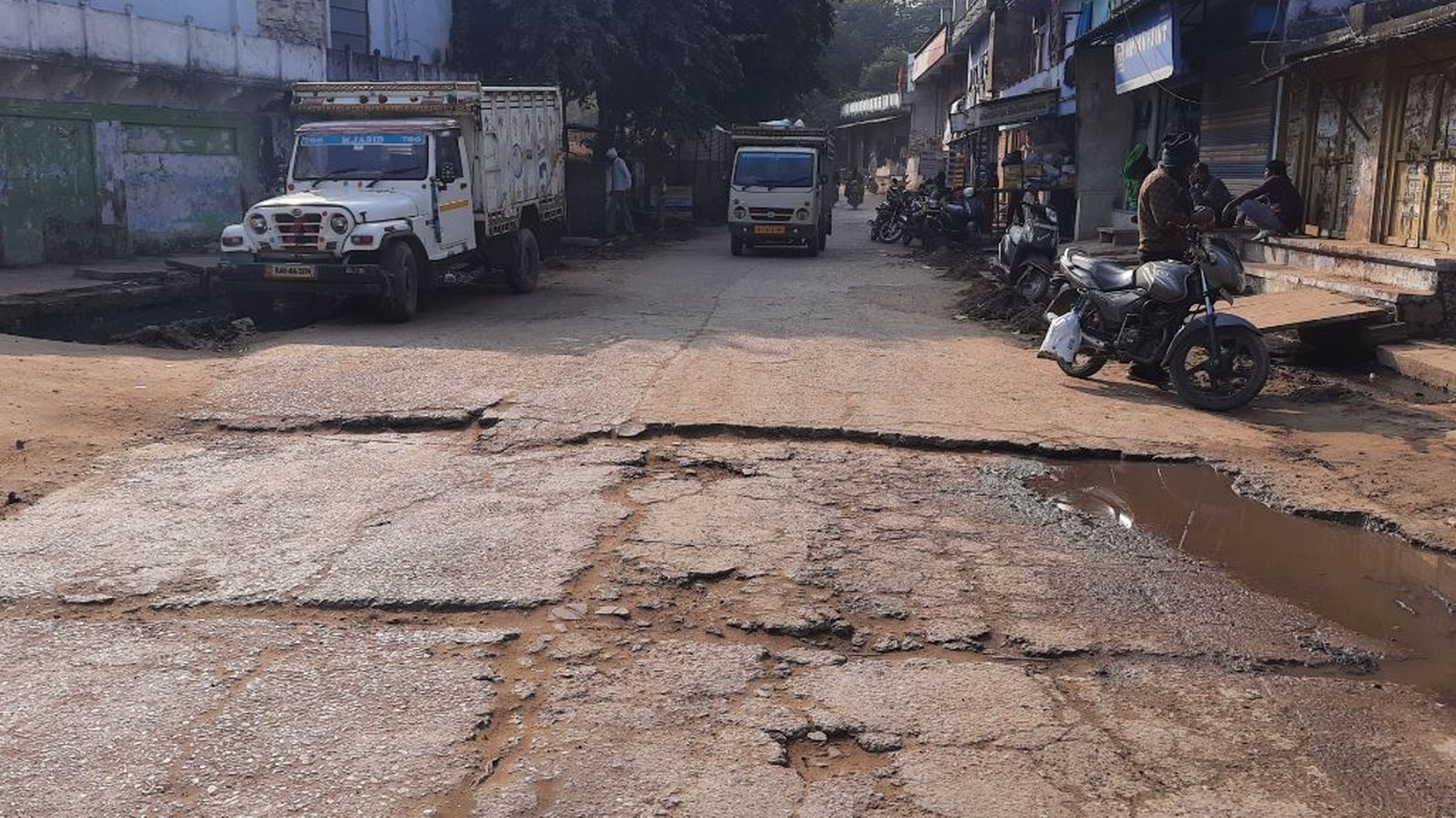 करौली जिले के शहरी क्षेत्रों में बदहाल सड़कों की अब सुधरेगी सूरत, इतने करोड़ रुपए होंगे खर्च