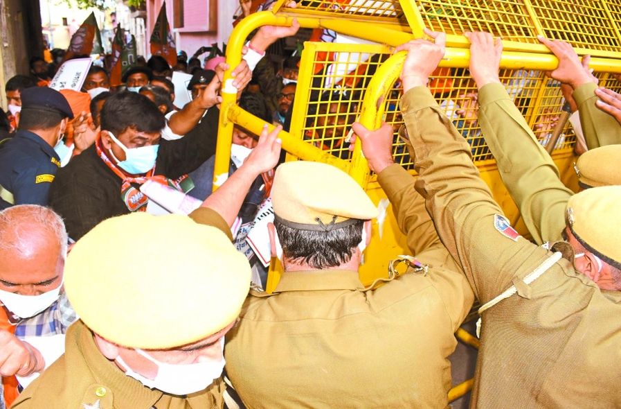 सीसीटीवी में कई जगह दिखी 'निर्भयाÓ पुलिस को नहीं सूझ रहा रास्ता