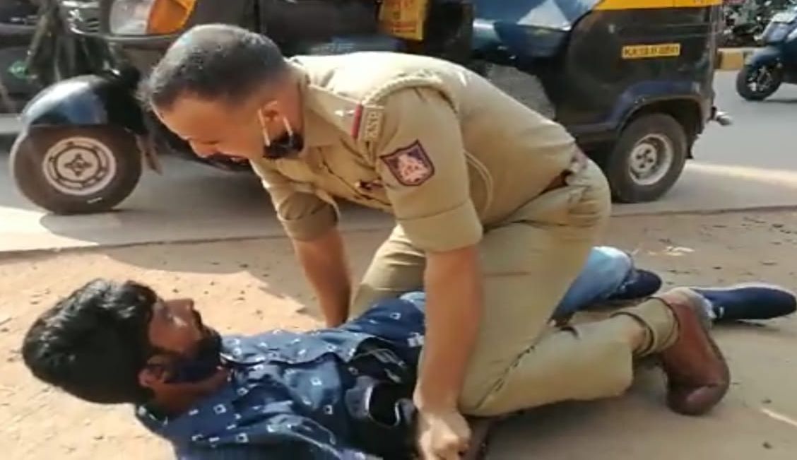 Video: पुलिस अधिकारी ने चीते की तरह लगाई दौड़ जान पर खेलकर पकड़ा चोर