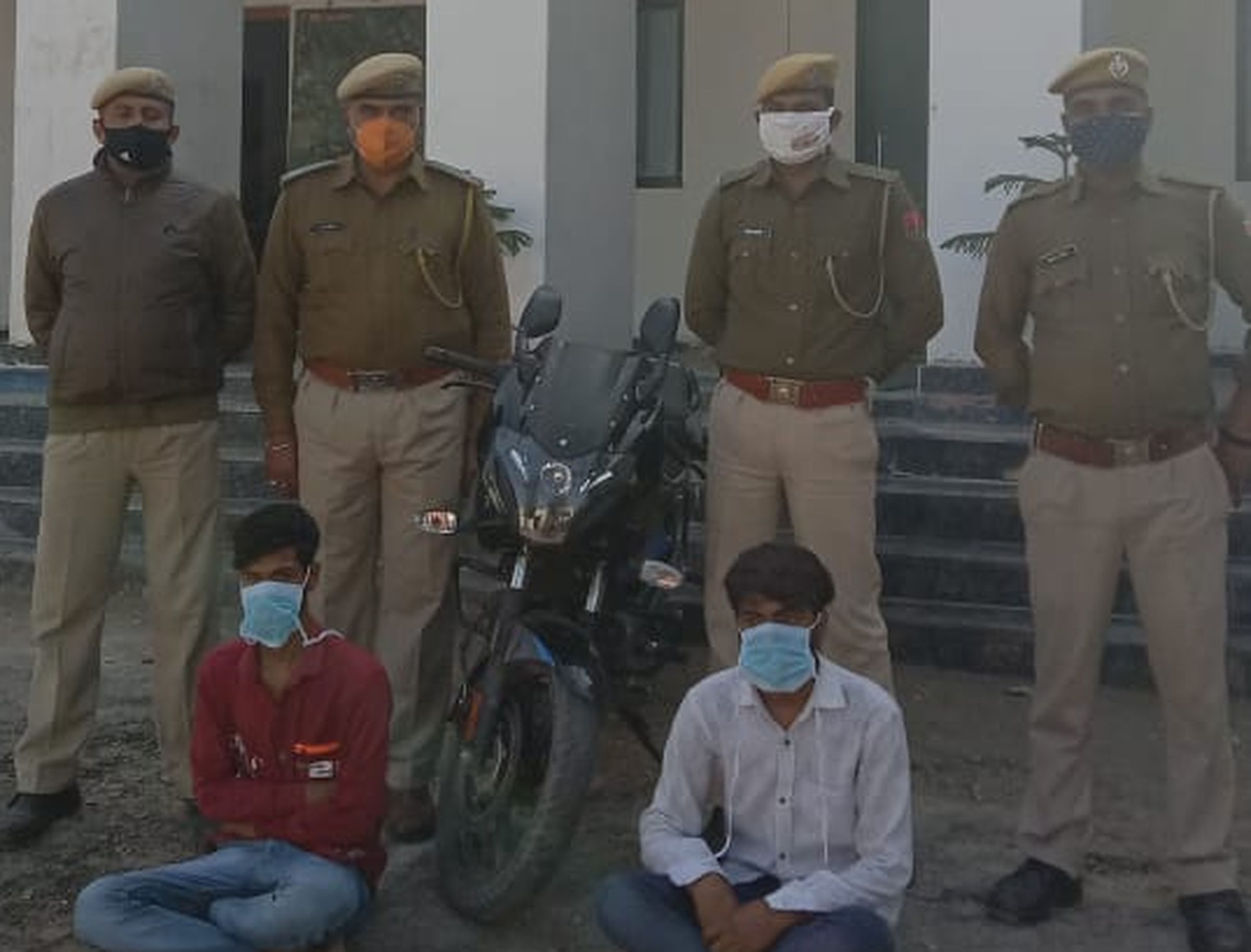 Crime news बाइक चोरी के दो आरोपी गिरफ्तार