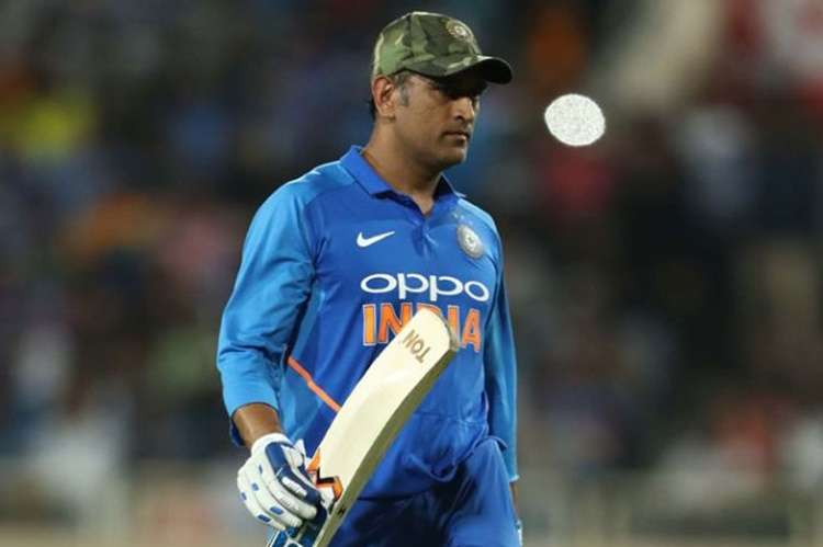 ms_dhoni_army_cap.jpg