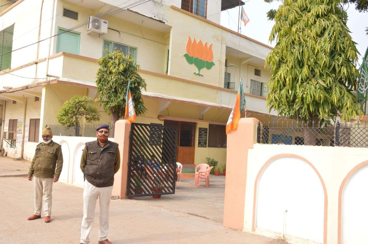 BJP leader threatened self-immolation in satna