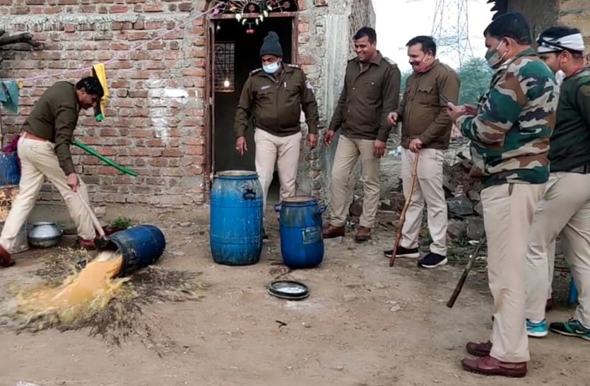 Police took joint action and destroyed one thousand liters of Mahua Lahan