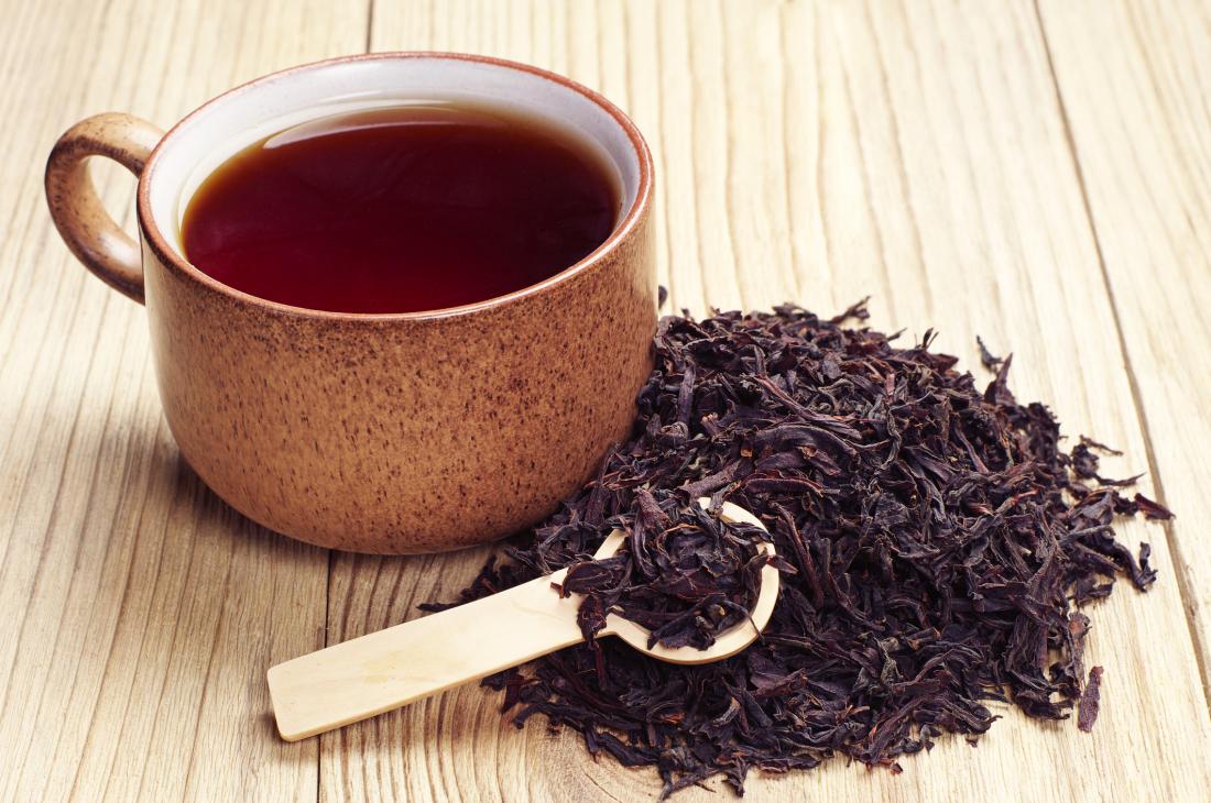Black Tea: जानिए काली चाय पीने के फायदे और नुकसान