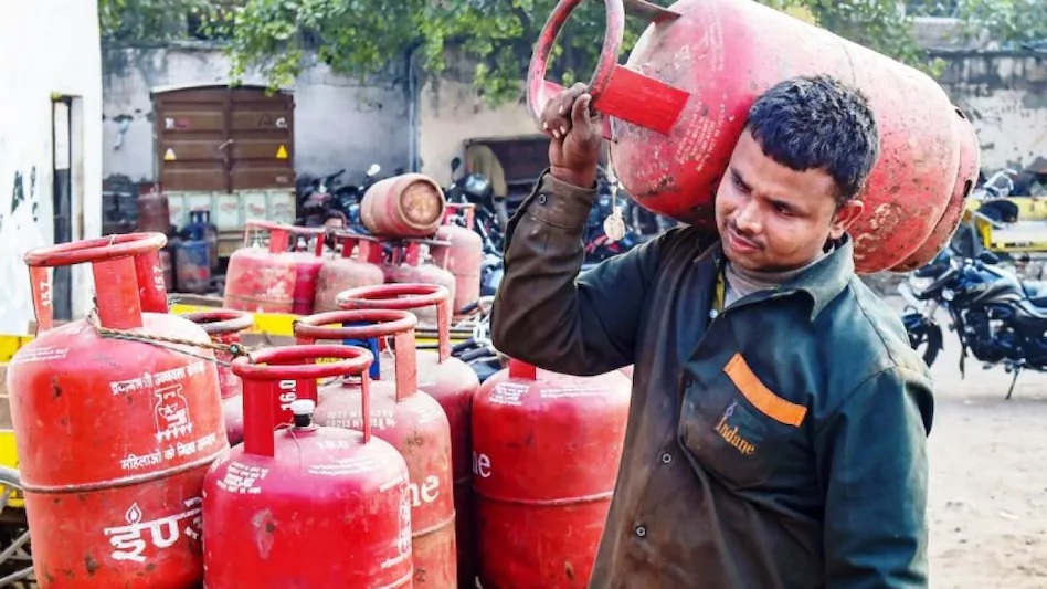 LPG Cylinder Subsidy: अब 587 रुपये में मिलेगा रसोई गैस