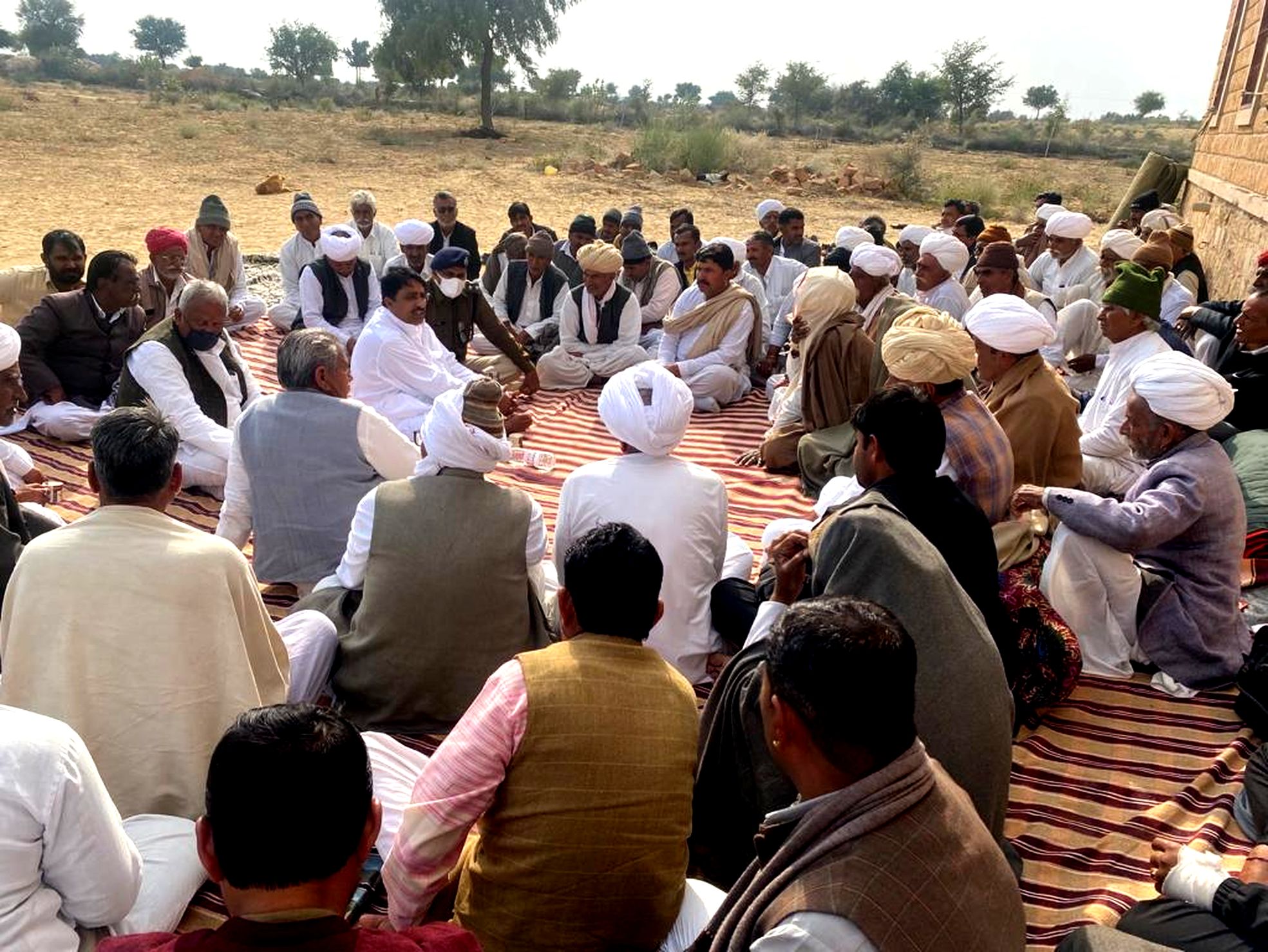 समस्याओं का हो रहा समाधान, सरकार की योजनाओं का लें लाभ : मंत्री