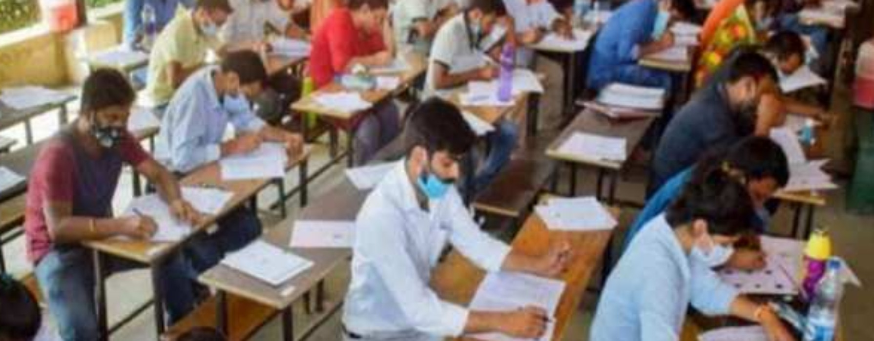 UP TET Exam 2021 : बारिश पर भारी अभ्यर्थियोंं का उत्साह, कड़ी सुरक्षा में शुरू हुई TET परीक्षा