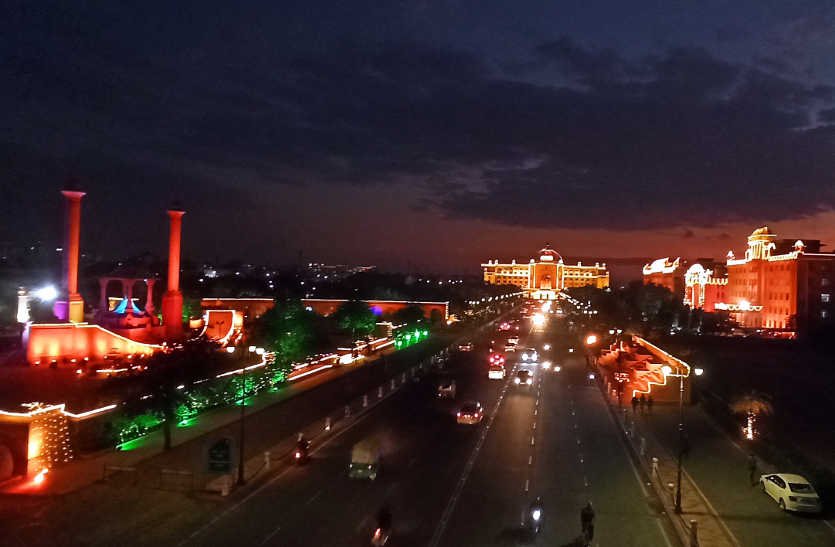 Republic Day 2022 : रोशनी और सजावट से नहा उठी जयपुर की इमारतें, लग रहा जैसे दिवाली, देखें वीडियो