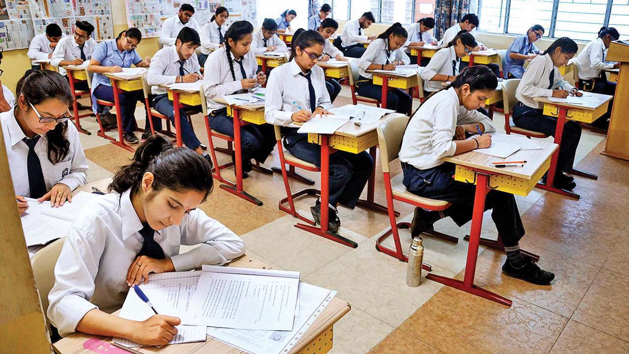 10th-12th board exam date can go ahead | कोरोना: आगे बढ़ सकती हैं  10वीं-12वीं बोर्ड परीक्षा की तारीख, जानिए कब हो सकते हैं एग्जाम ! | Patrika  News