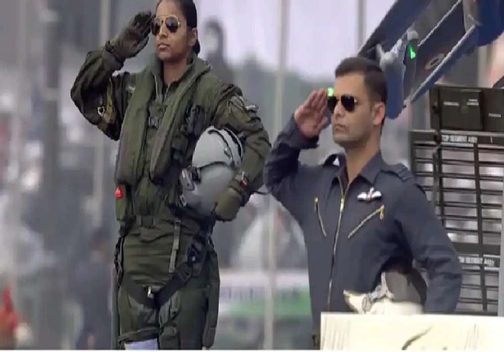 Republic Day Parade First Rafale Fghter jet Pilot Woman Shivangi Singh
