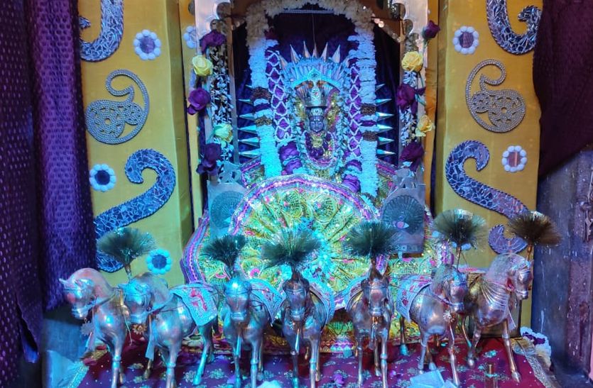 गलता की पहाड़ी से नगर भ्रमण को निकले सूर्यदेव