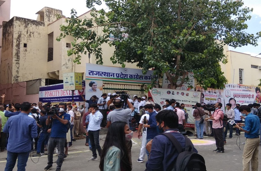 मुख्यमंत्री गहलोत ने विधायक और नेताओं को बांट दिए बोर्ड,आयोग और अकादमी.., मंत्री बनने की थी इच्छा मिली राजनीतिक नियुक्ति