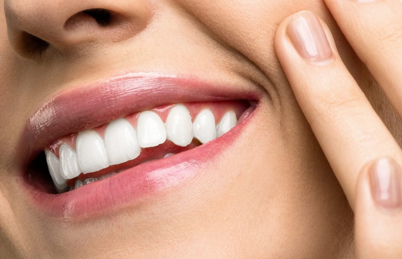 Oral hygiene: दांतो में चाहते है मोती सी चमक तो अपनाए ये तीन असरदार नुस्खे