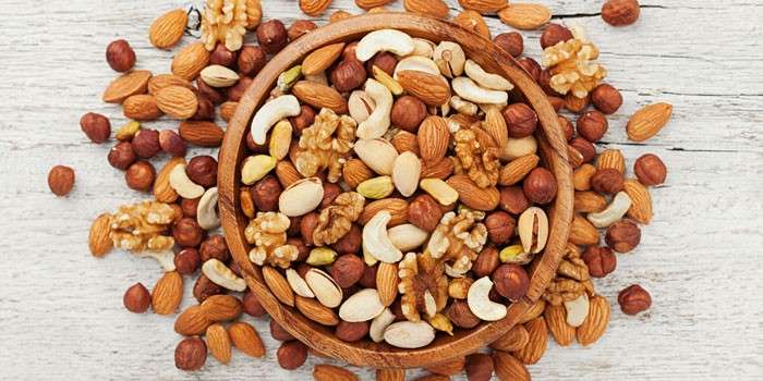 the-health-benefits-of-nuts-main-image-700-350-bb95ac2.jpg