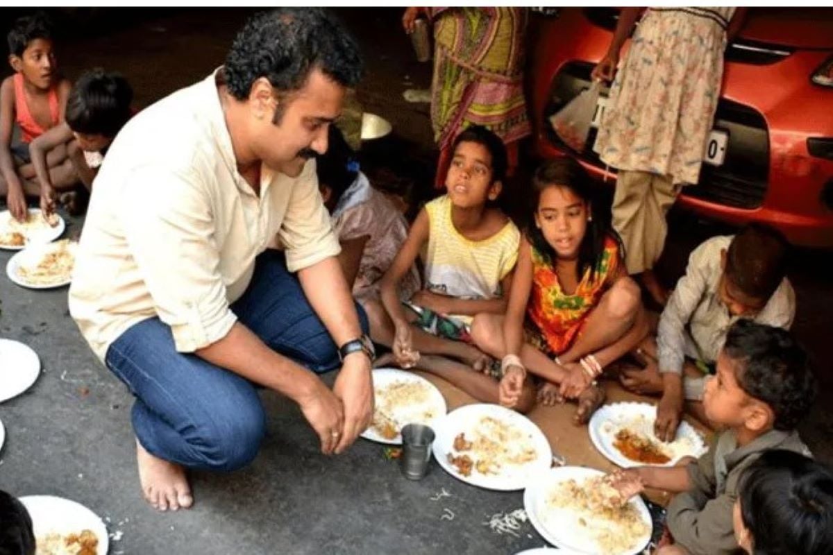 'Save Food' activist Chandrasekhar Kundu feed hundreds of poor children