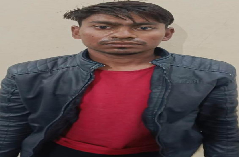 पहले लूटी, फिर पिटी और अब लाचार