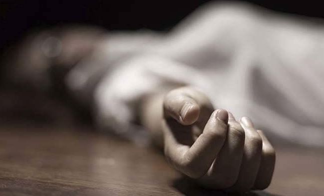 Woman Murdered In front of daughter In delhi Ambedkar Nagar
