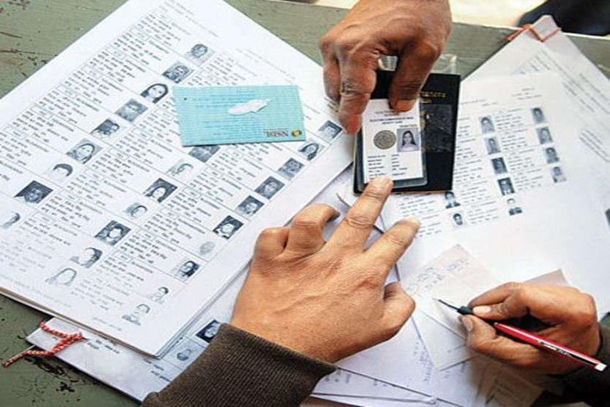 fake-voting-in-up-assembly-elections-making-fake-aadhaar-card.jpg