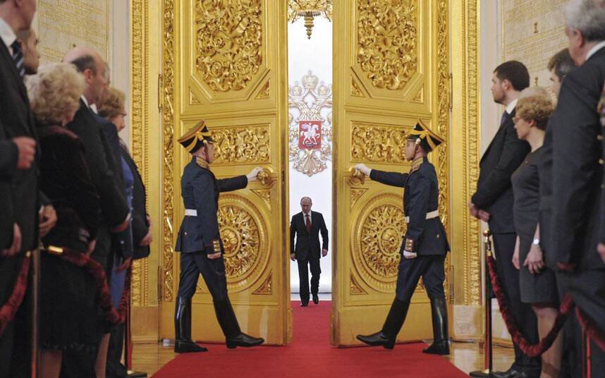 How Much Is Russian President Vladimir Putin Net Worth | Putin Net Worth:  रूस के राष्ट्रपति पुतिन के पास 43 प्लेन, 7000 कारें और भी बहुत कुछ, जानकार  हैरान हो जाएंगे | Patrika News