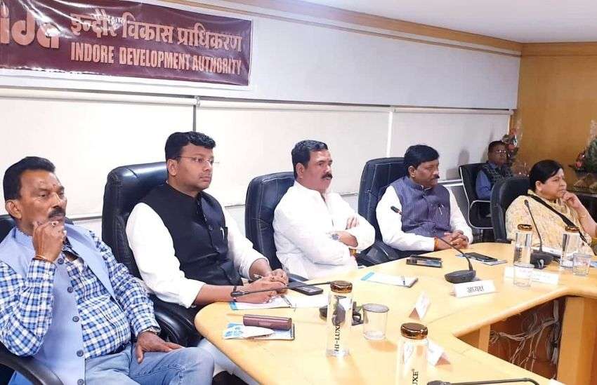 एक सुर में बोले नेता - मास्टर प्लान बनने से पहले हमारे संग करो मंथन
