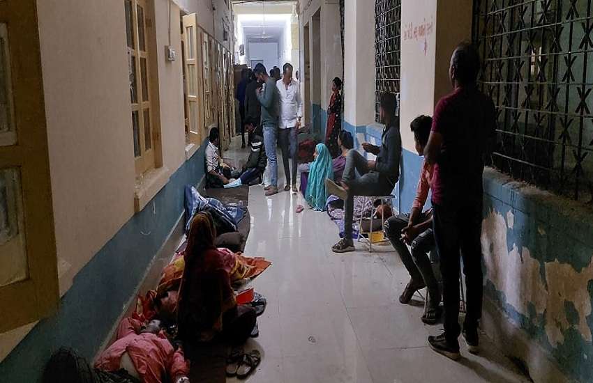 Gujarat News : विवाह समारोह में भोजन के बाद 1000 से अधिक लोग बीमार