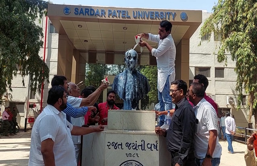 Gujarat Hindi News : सरदार पटेल यूनिवर्सिटी : प्रो. निरंजन पटेल बने प्रभारी कुलपति