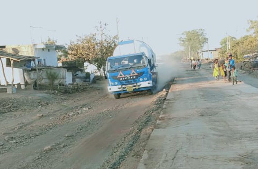 10 km road could not be built in six years, incomplete construction became trouble for villagers