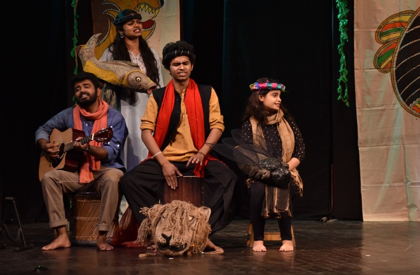 हिडन टैलेंट्स व विशिष्टताओं पर आधारित नाटक'नैपथ्य में शकुंतला' का मंचन