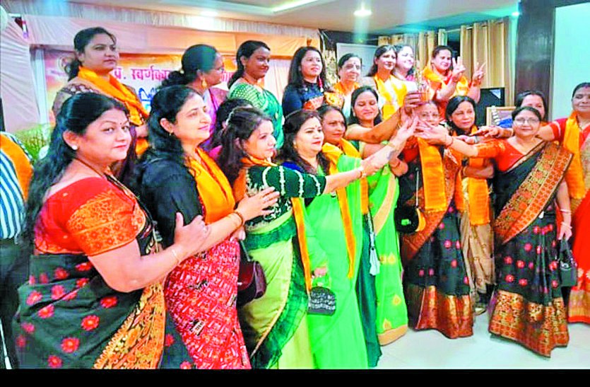 womens power: सम्मानित हुईं महिलाएं