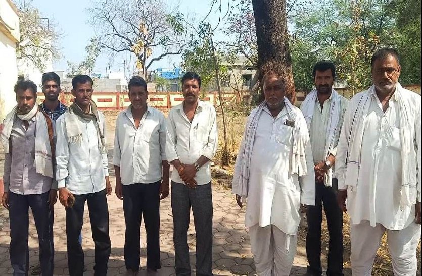 Water Resources Department SDOs got false FIRs done on farmers