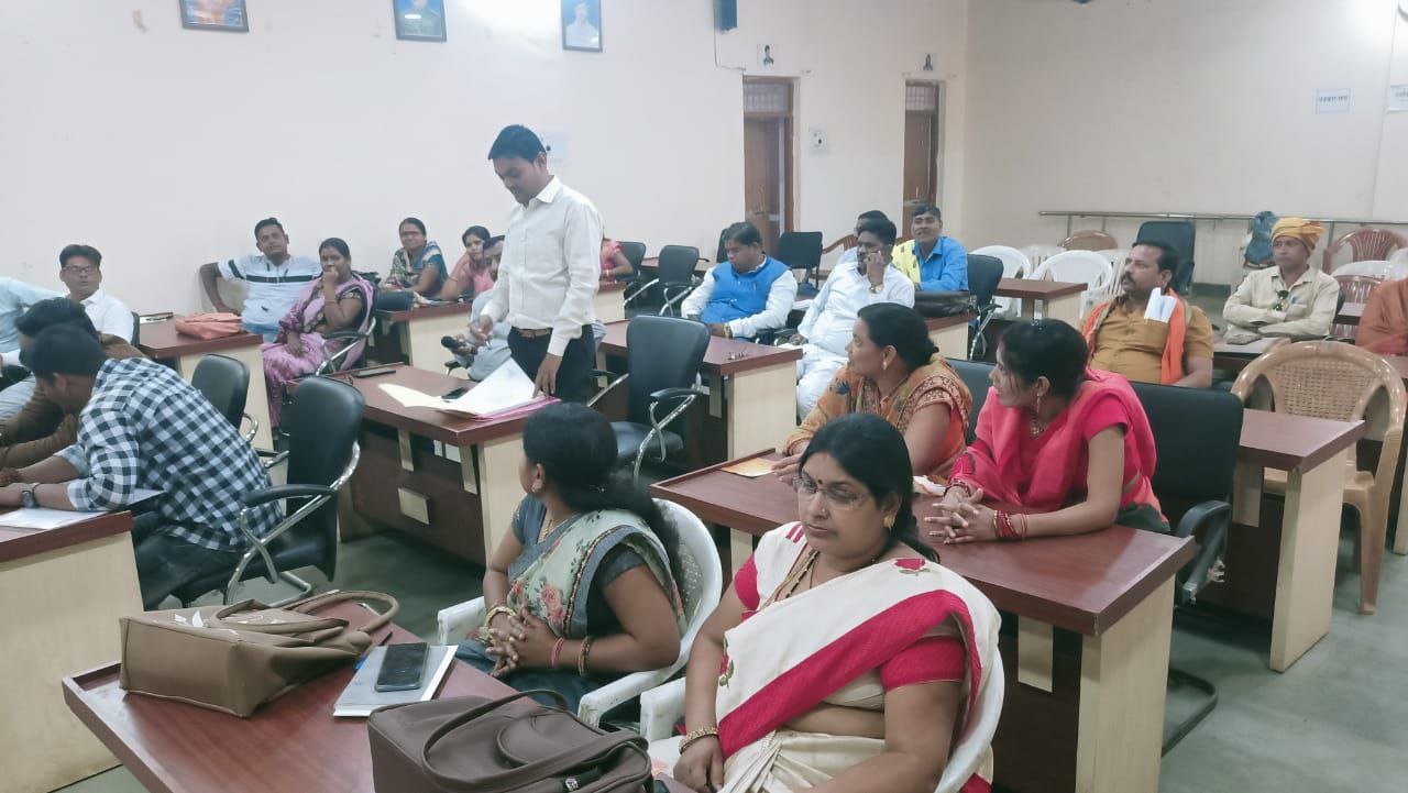 पार्षदों ने भिलाई-चरोदा में स्मार्ट क्लास को बजट में शामिल करने दिया मशविरा