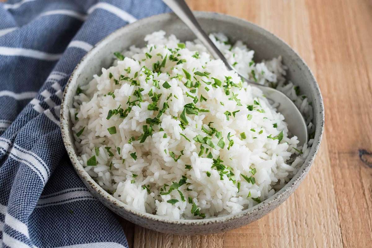 eating rice at night is good or bad, raat mein chawal khane se kya hota hai, rice benefits and side effects, health tips in hindi, रात में चावल खाना, 