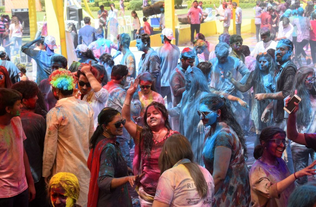 Holi Festival The State Is Immersed In The Joy Of Colors Holi Festival रंगों की खुमारी में