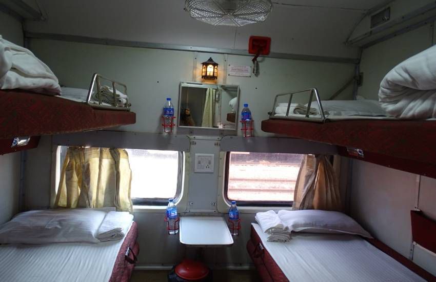 Indian Railway : रेलवे का तोहफा 22 और ट्रेनों में मिलेगा बेडरोल, देखें ट्रेन की लिस्ट