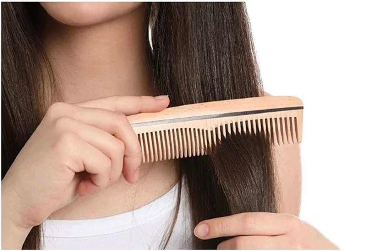 Сколько волос есть. Combing my hair. Comb one's hair картинки. Do my hair. How to Comb hair to back.