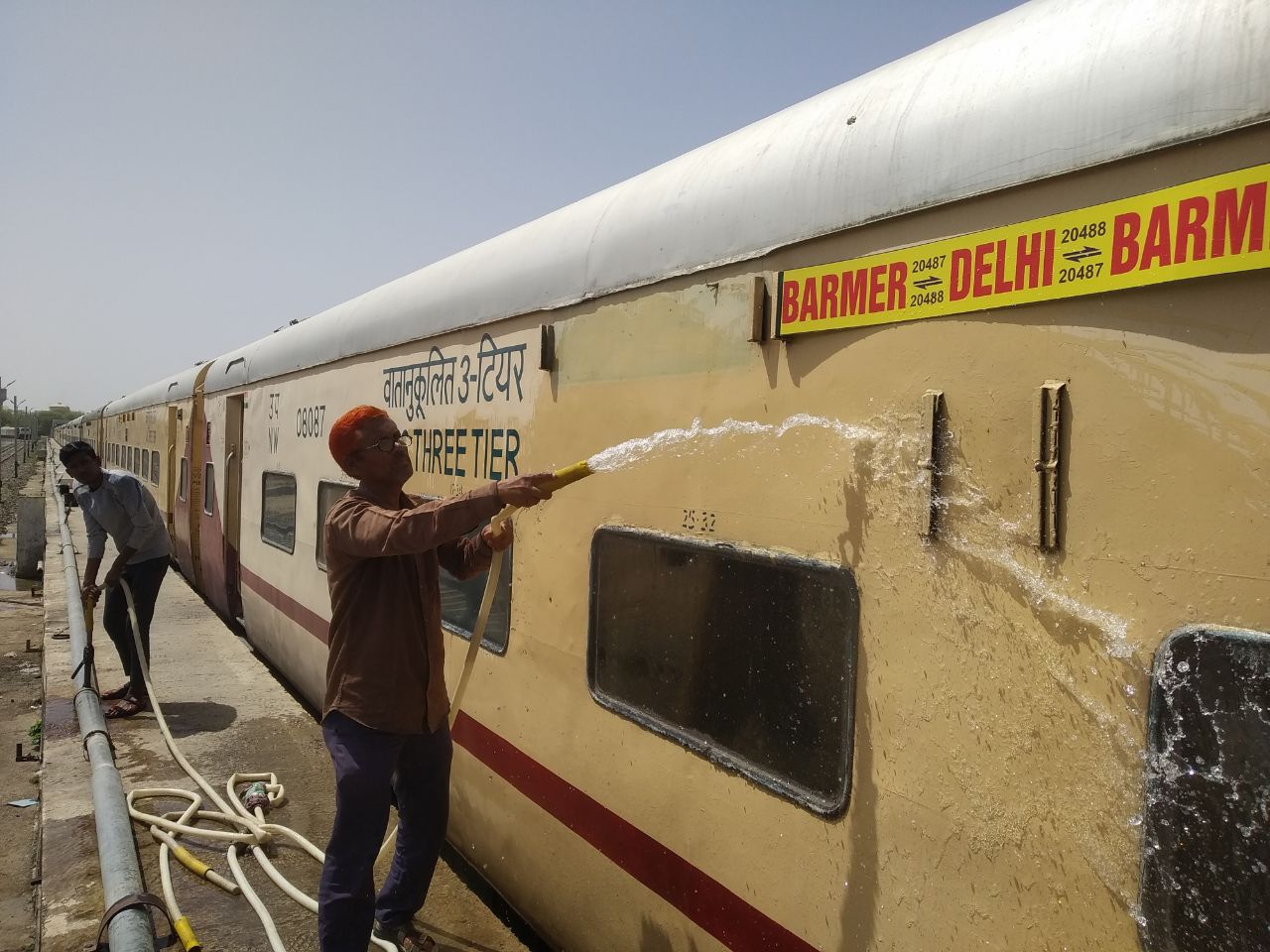 बाड़मेर से दिल्ली वाया जयपुर के लिए शुरू हुई नई rail