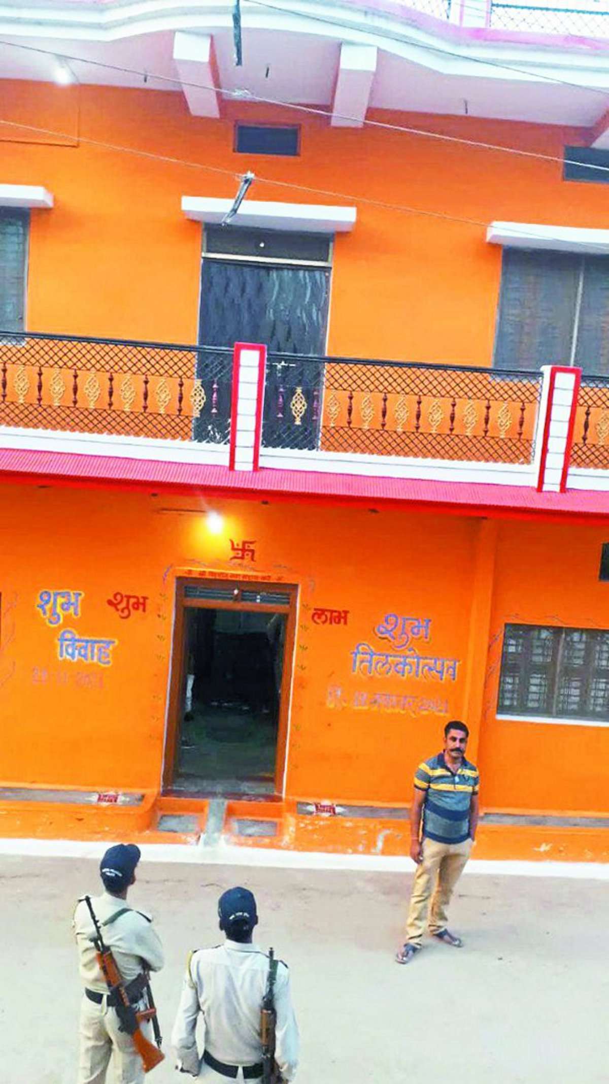 Rewa EOW raid at Panchayat Secretary in satna