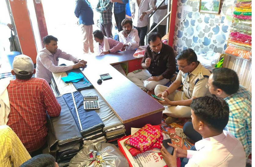 10 lakh rupees stolen from shop in sanchore jalore