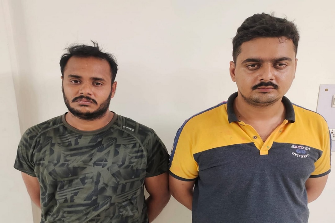 मुबई के चर्चित बिल्डर की हत्या कर वाराणसी में छिपे राहुल व अभिषेक सिंह को यूपी एसटीएफ व क्राइम ब्रांच मुंबई ने किया गिरफ्तार