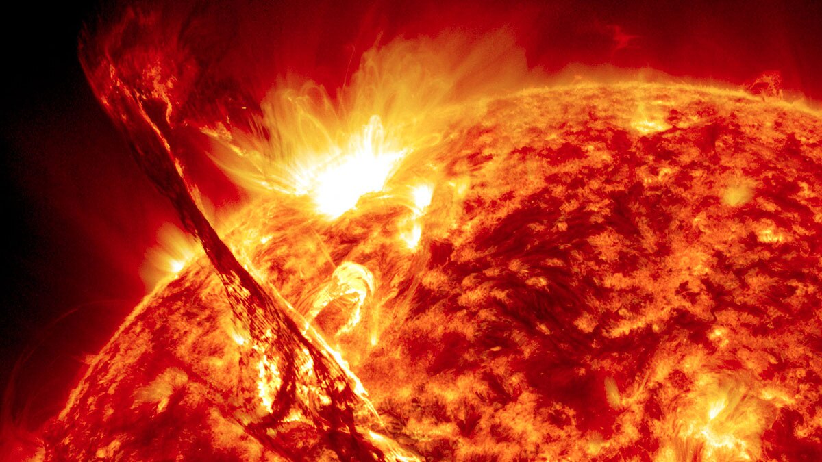 Solar Storm Coming Towards The Earth At A Speed Of 21.85 lakh Km Per Hour