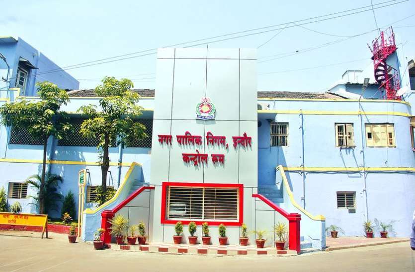 Indore News : छलनी हो रही धरती, रेड जोन में इंदौर