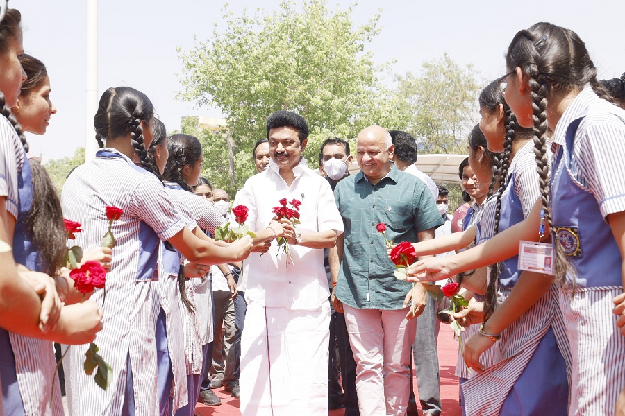 TN CM Stalin visits Delhi Govt schools, Mohalla clinics with Kejriwal