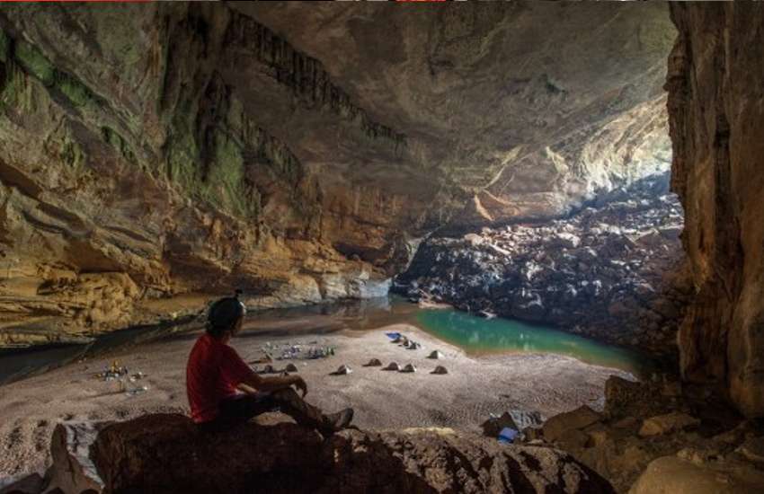 worlds-largest-caves-in-vietnam22.jpg