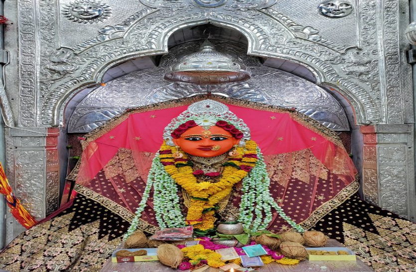 Mother Tulja Bhavani Appears In Three Forms In This Temple Of Mp Mp के इस मंदिर में तीन रूपों 7898