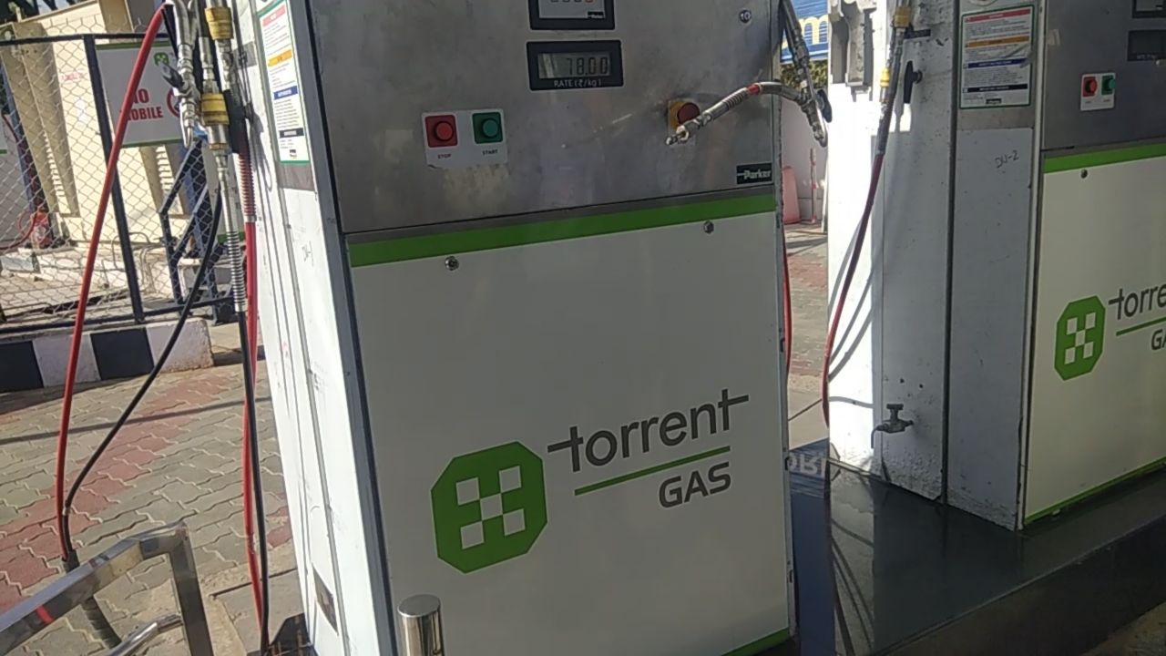 CNG is costliest in Jaipur and Rajasthan, Highest VAT | पेट्रोल और डीजल की तरह CNG भी जयपुर और राजस्थान में सबसे महंगी cng.jpg