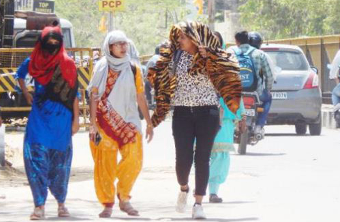 Weather News: राजस्थान में यहां इस कारण होते जा रहे गर्मी के तीखे तेवर